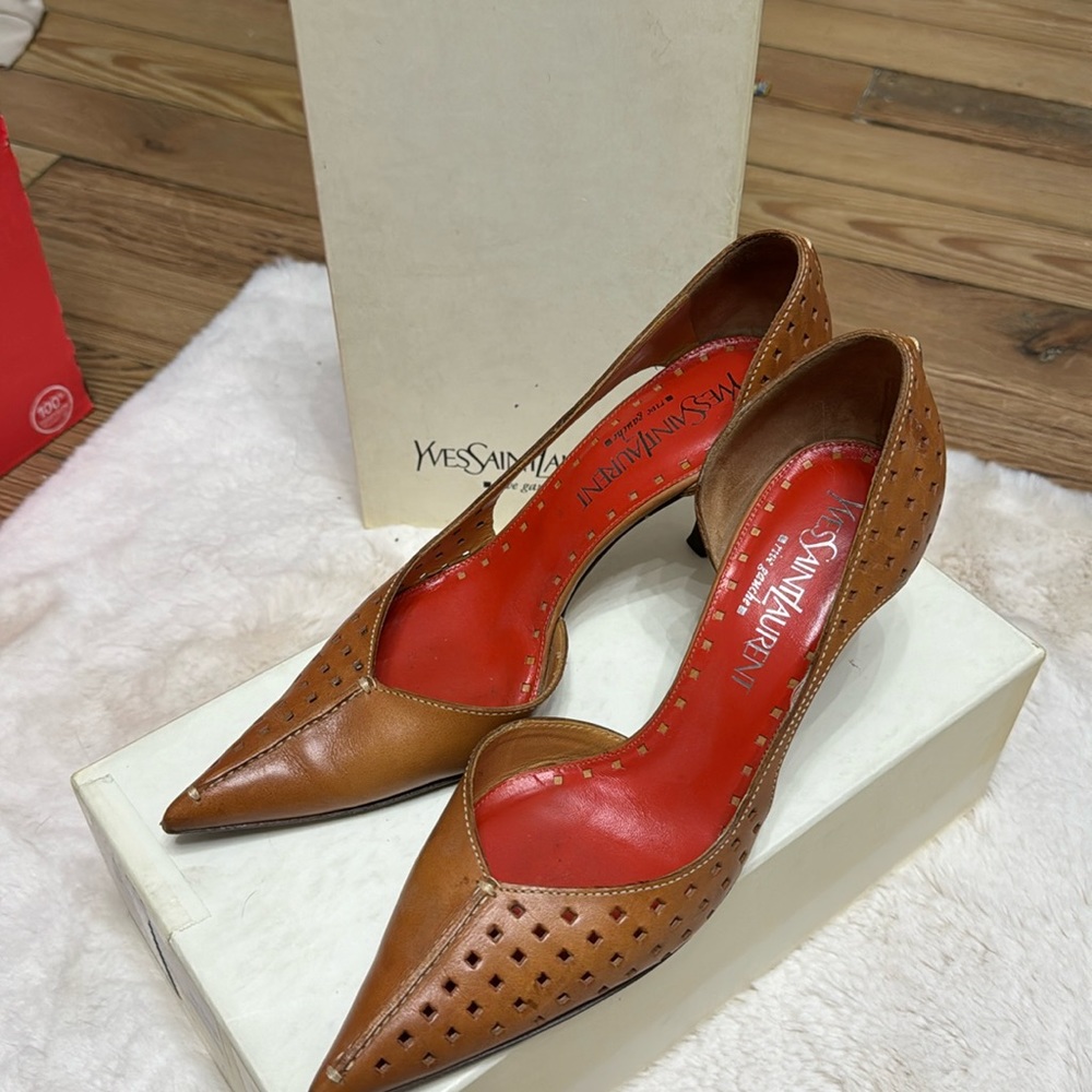 YVES SAINT LAURENT BROWN HIGH HEELS